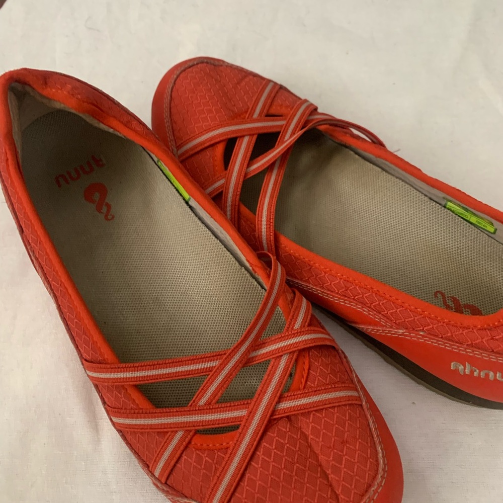 Ahnu Women's Vibrant Red Flats - Picture 2 of 8